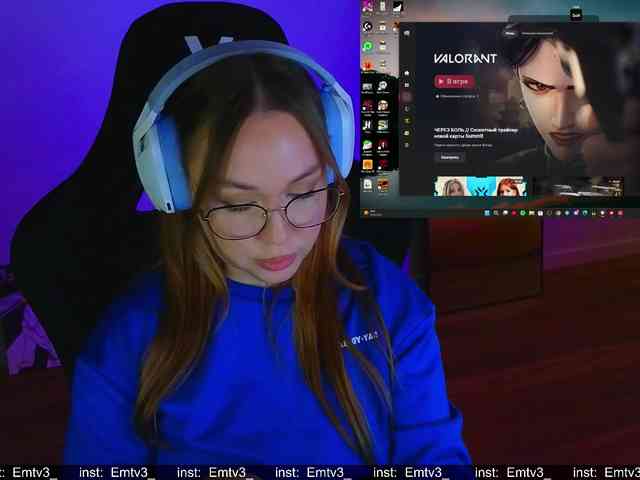 Emili1- Sex Cam Show