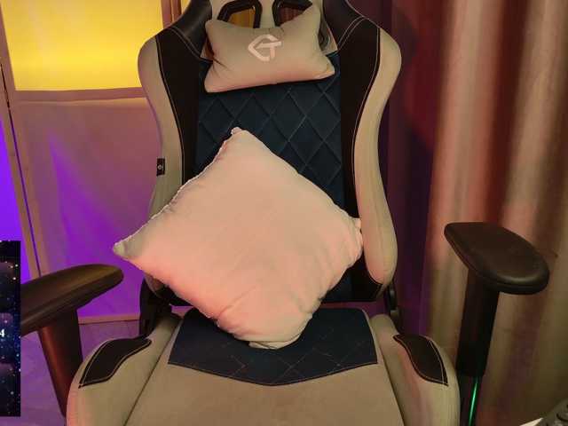 Pink-Donut live cam on BongaCams