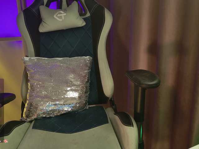 Pink-Donut's BongaCams show and profile