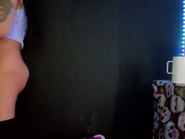 AbsentaVert live cam on BongaCams