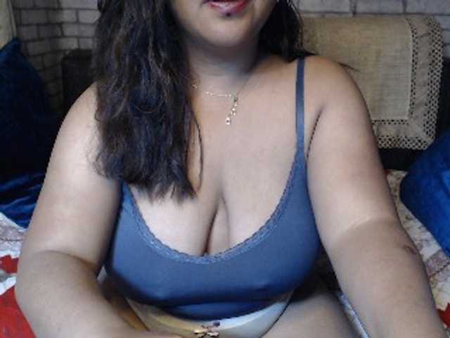 komurasaki live cam on BongaCams
