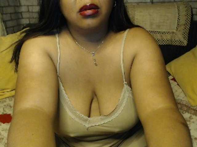 komurasaki live cam on BongaCams