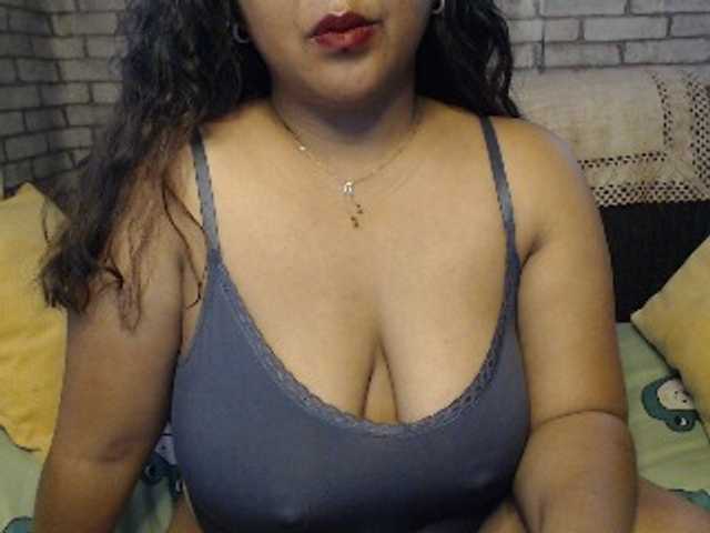komurasaki live cam on BongaCams
