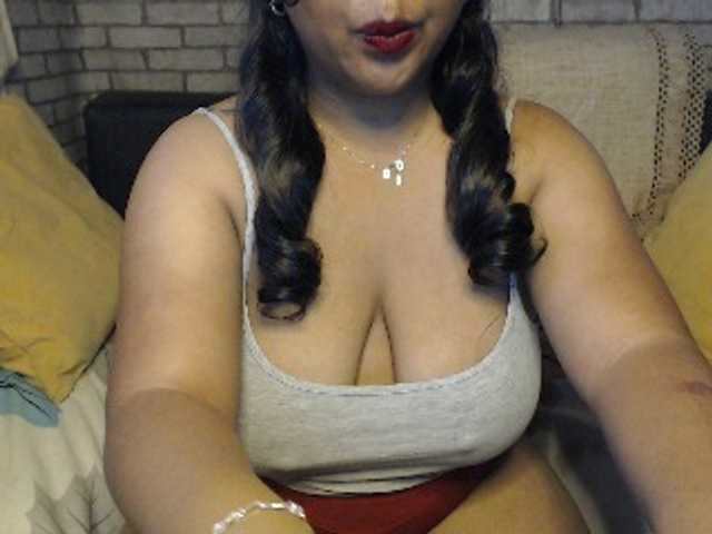 komurasaki live cam on BongaCams