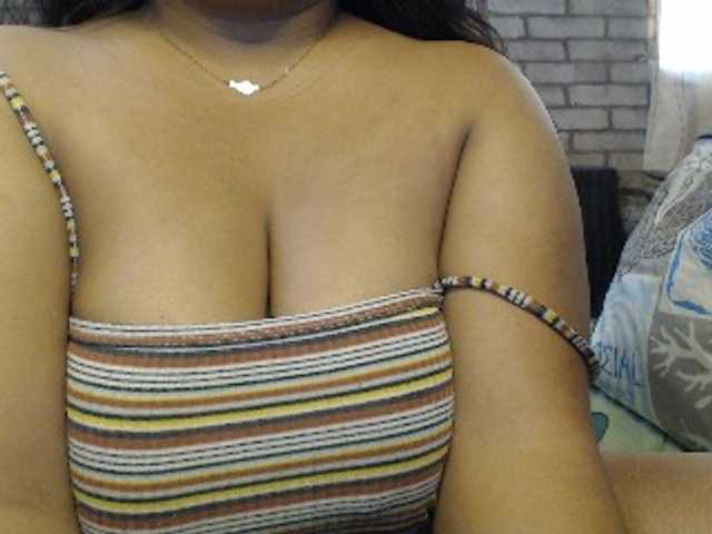 komurasaki live cam on BongaCams