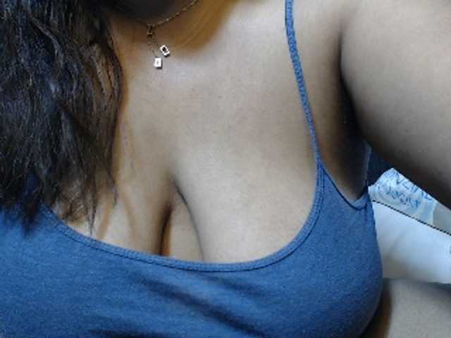 komurasaki live cam on BongaCams