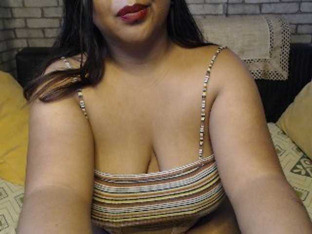 komurasaki live cam on BongaCams