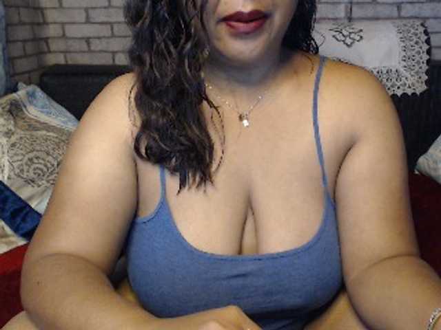 komurasaki live cam on BongaCams