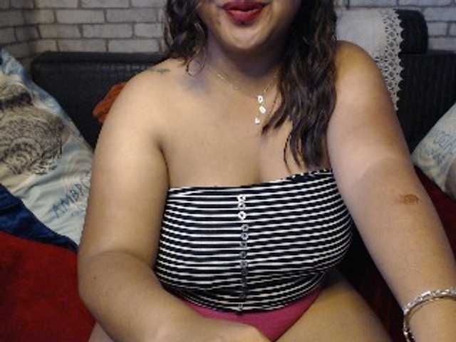 komurasaki live cam on BongaCams