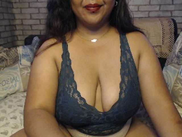 komurasaki live cam on BongaCams