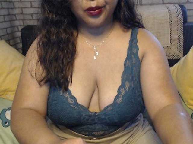 komurasaki live cam on BongaCams
