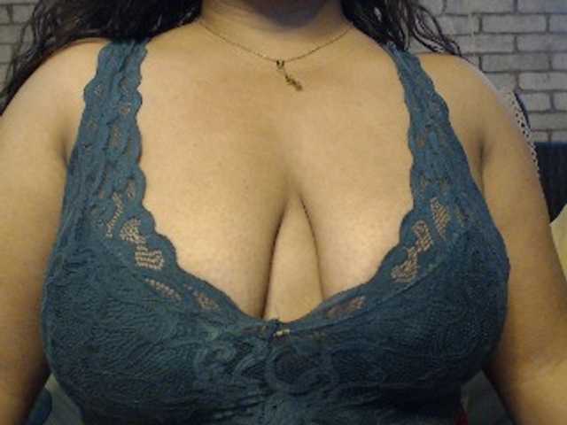 komurasaki live cam on BongaCams