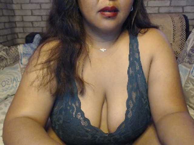 komurasaki live cam on BongaCams
