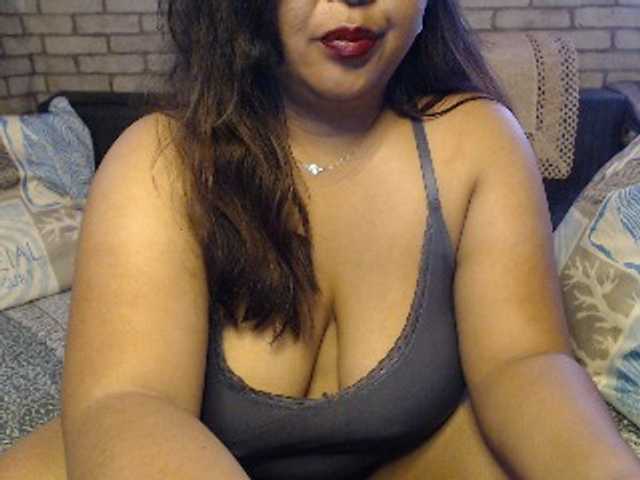 Komurasaki live cam on BongaCams
