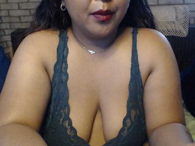 komurasaki live cam on BongaCams