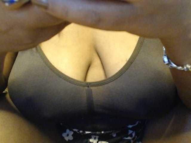 Camgirl komurasaki sur Bongacams