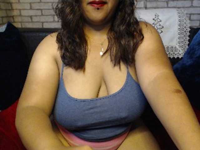 le modèle komurasaki est en webcam porno dans un show sur le site bongacams, il possède les tags suivants: Asian,Brunette,Shaved