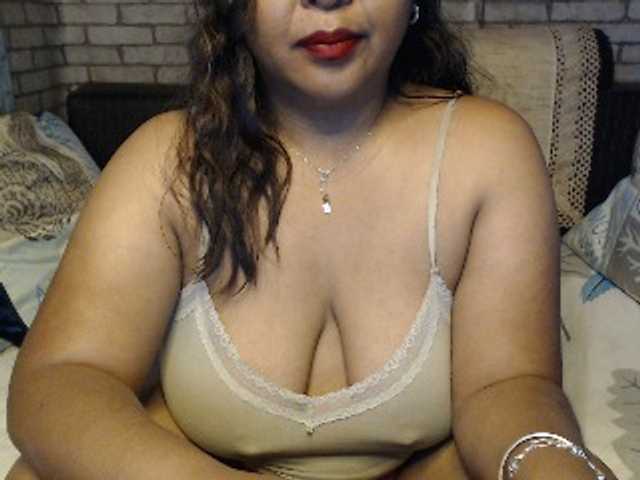 komurasaki live cam on BongaCams