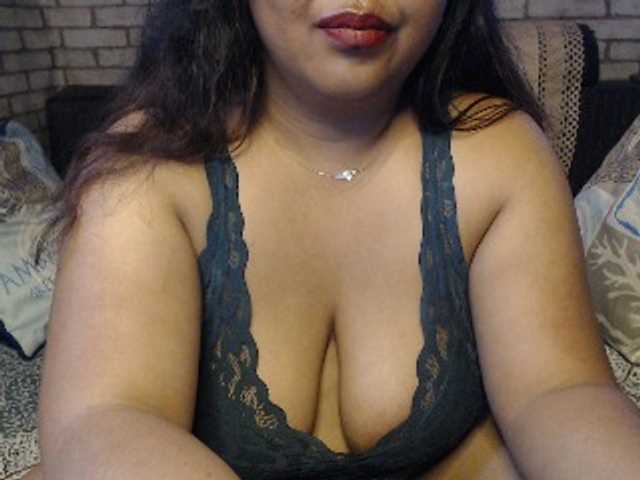 komurasaki live cam on BongaCams