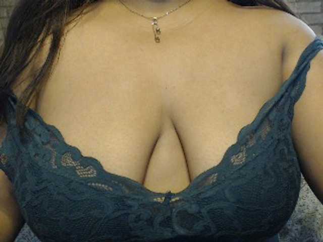 komurasaki live cam on BongaCams