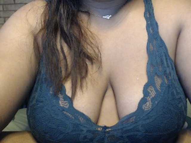 komurasaki live cam on BongaCams