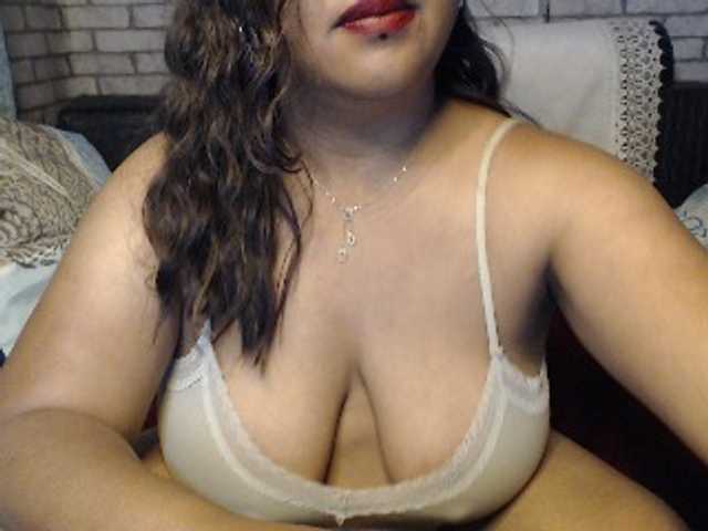 komurasaki live cam on BongaCams