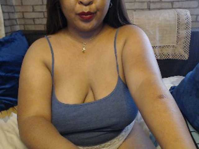 komurasaki live cam on BongaCams