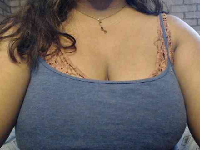 komurasaki Live Webcam on BongaCams