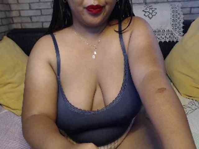 komurasaki Live Webcam on BongaCams