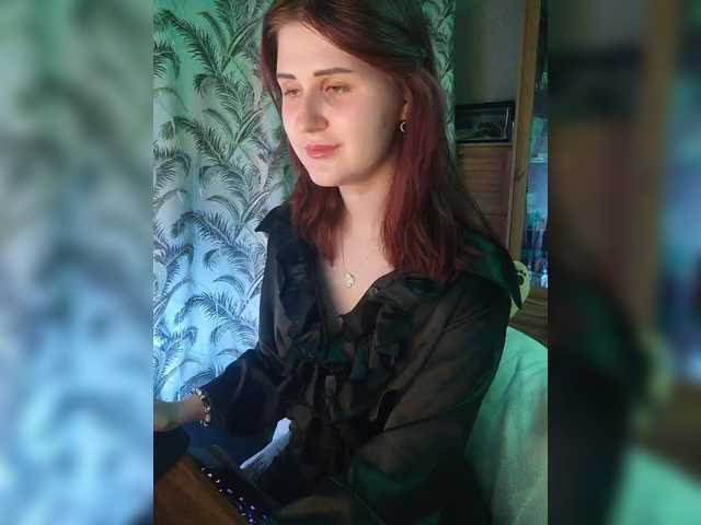le modèle -Karina- est en webcam porno dans un show sur le site bongacams, il possède les tags suivants: White/Caucasian,Redhead,Shaved