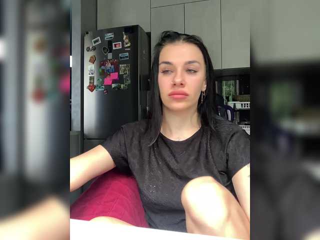 MaidenCrystal live cam on BongaCams