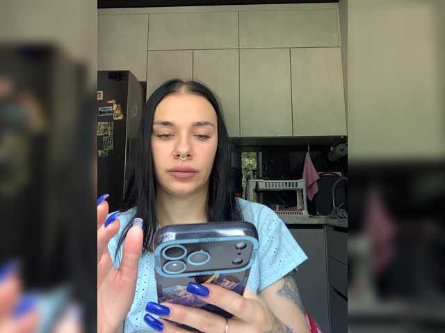 MaidenCrystal live cam on BongaCams