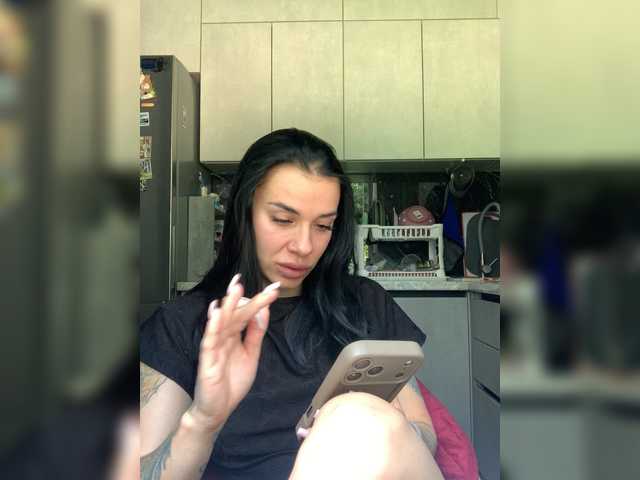 MaidenCrystal live cam on BongaCams
