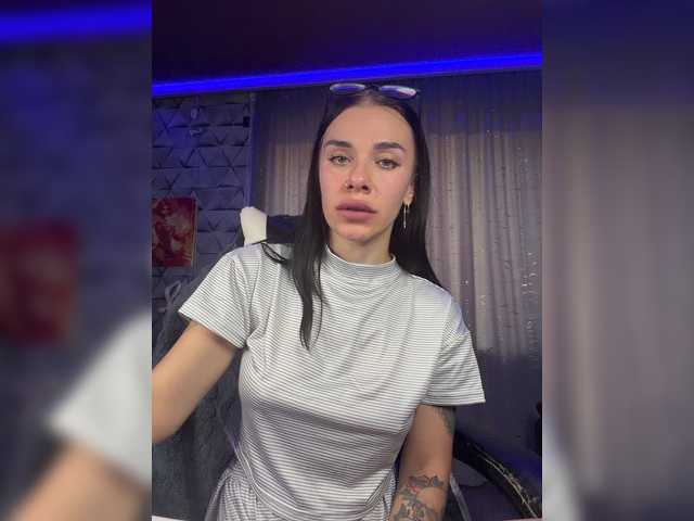 MaidenCrystal live cam on BongaCams