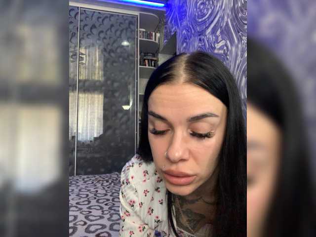 MaidenCrystal live cam on BongaCams