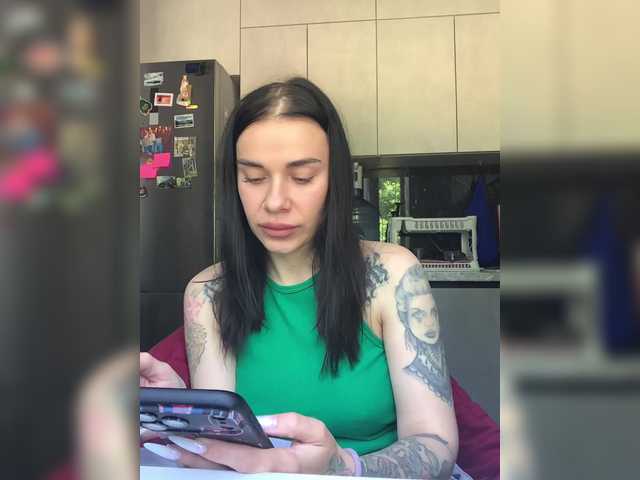 maidencrystal live sex show