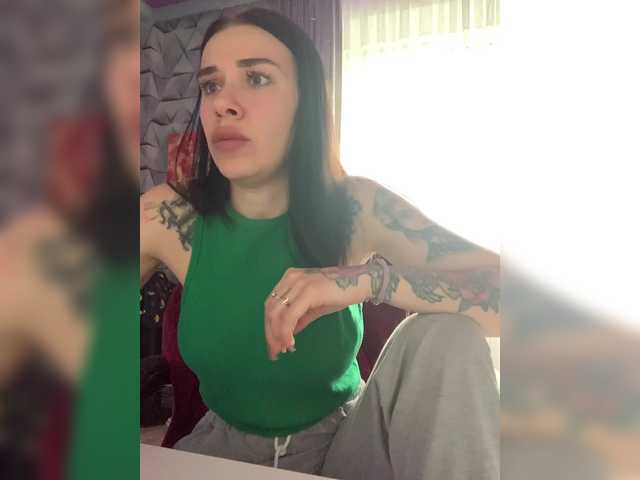 maidencrystal live sex show