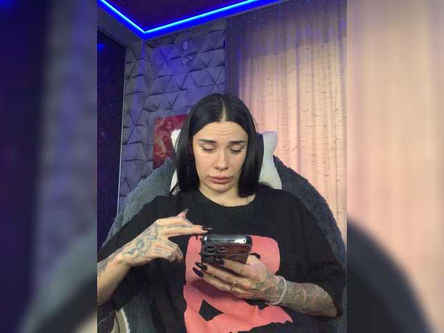 MaidenCrystal live cam on BongaCams