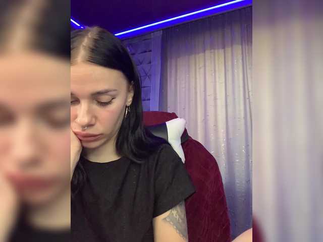 MaidenCrystal live cam on BongaCams