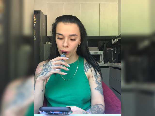 maidencrystal live sex show