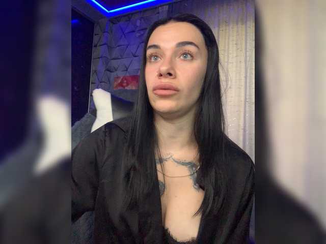 MaidenCrystal live cam on BongaCams