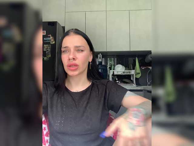 MaidenCrystal live cam on BongaCams