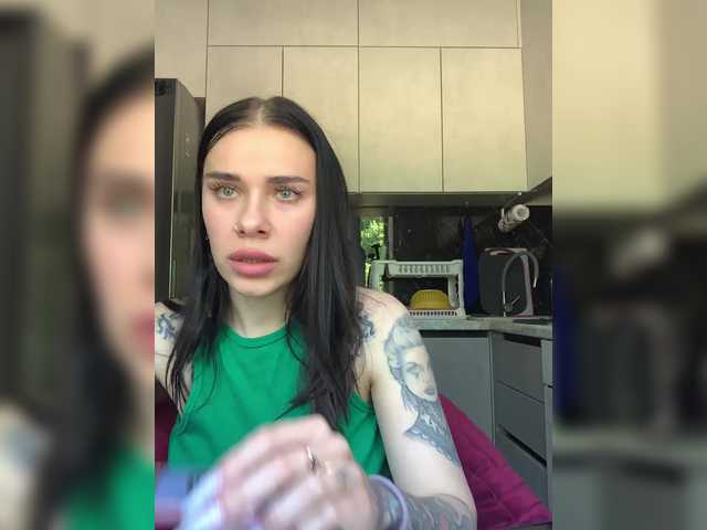 MaidenCrystal live cam on BongaCams