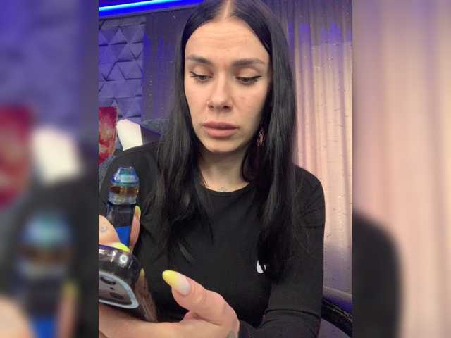 MaidenCrystal live cam on BongaCams