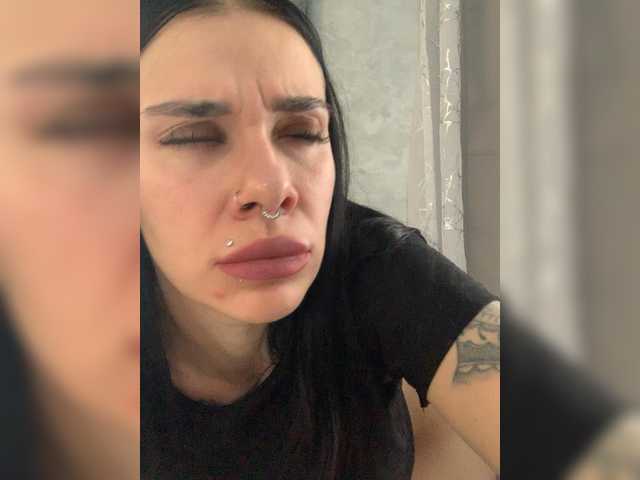 MaidenCrystal live cam on BongaCams