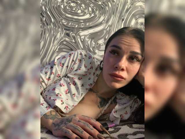 MaidenCrystal live cam on BongaCams