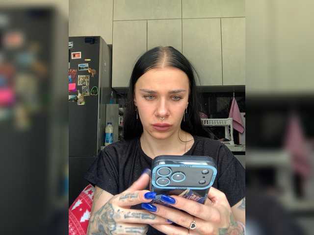 MaidenCrystal live cam on BongaCams