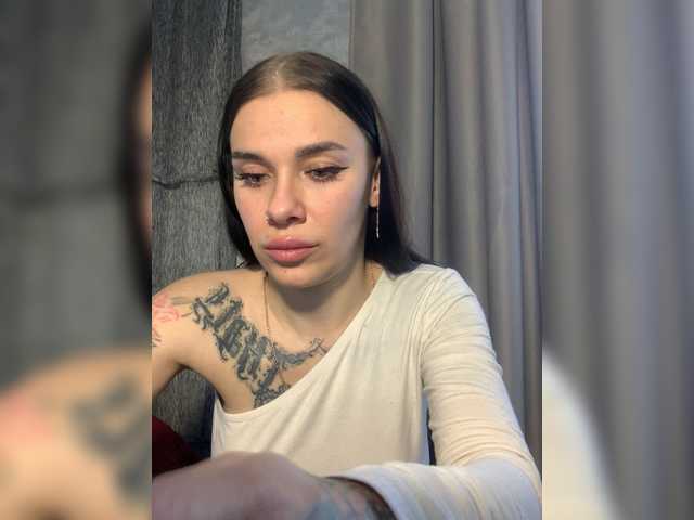 MaidenCrystal's BongaCams show and profile