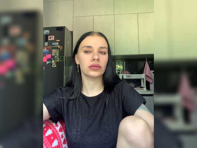 MaidenCrystal live cam