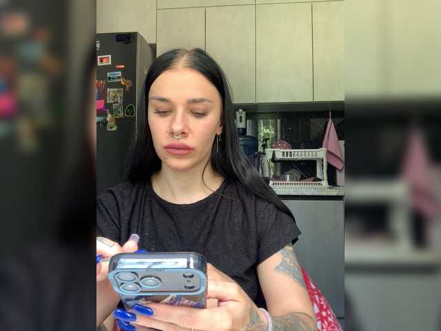 MaidenCrystal live cam on BongaCams